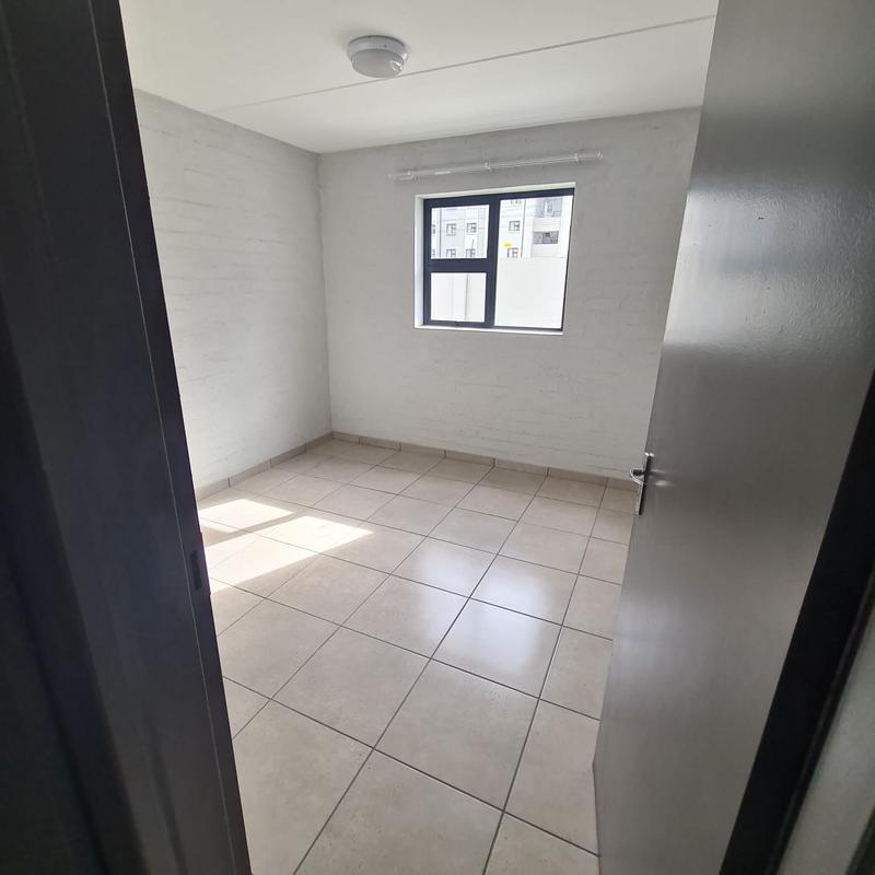 To Let 2 Bedroom Property for Rent in Goodwood Central Western Cape